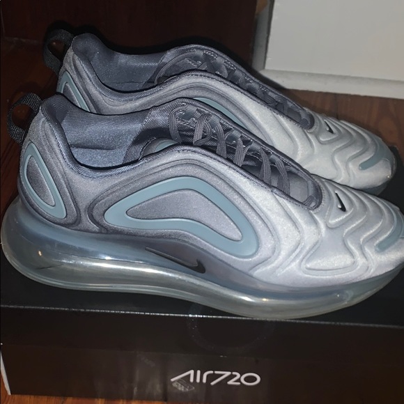 Nike men’s AirMax 720 - Picture 2 of 8